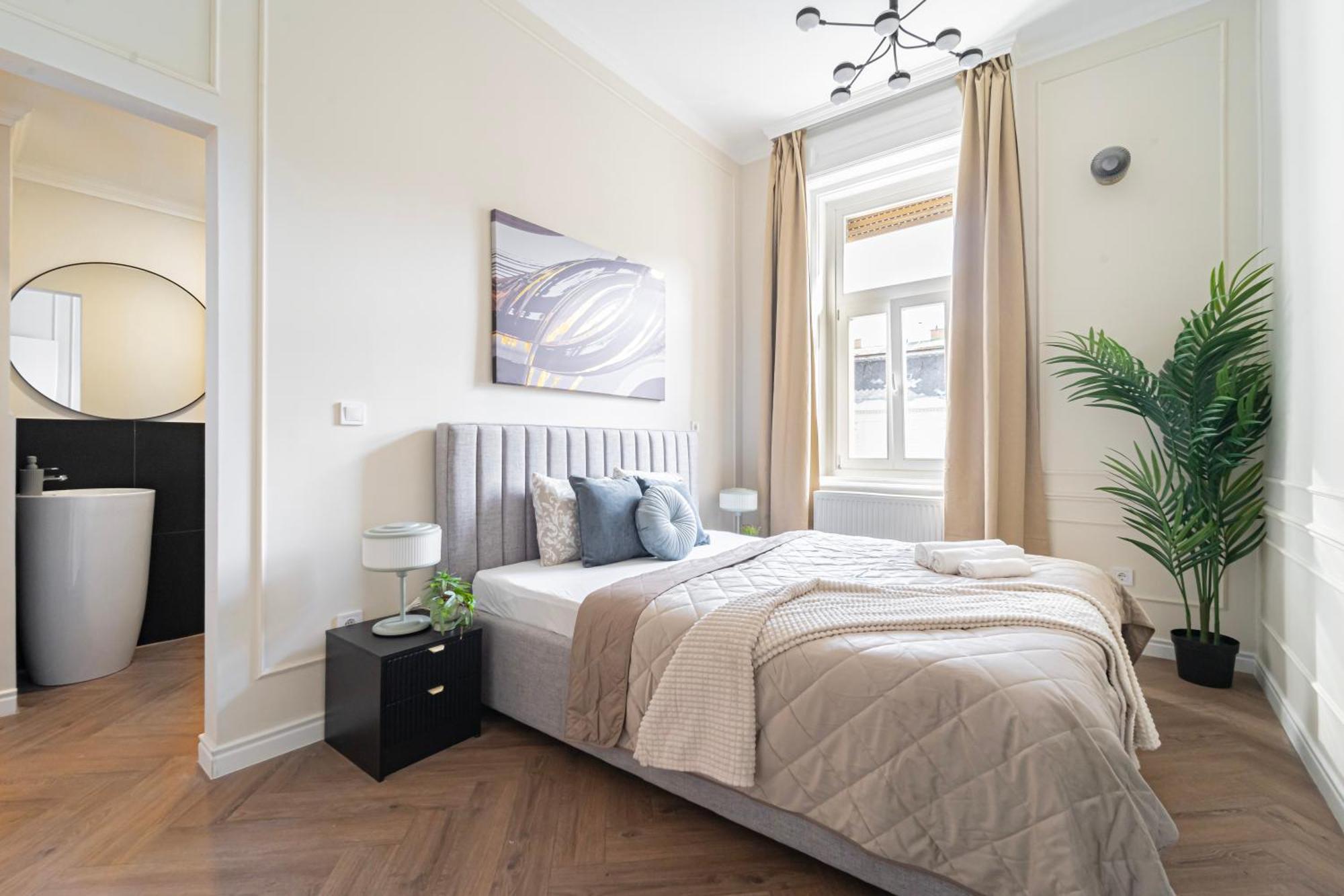 Luxurious Prestige Apartment On The St Stephen Road Budapeste Exterior foto