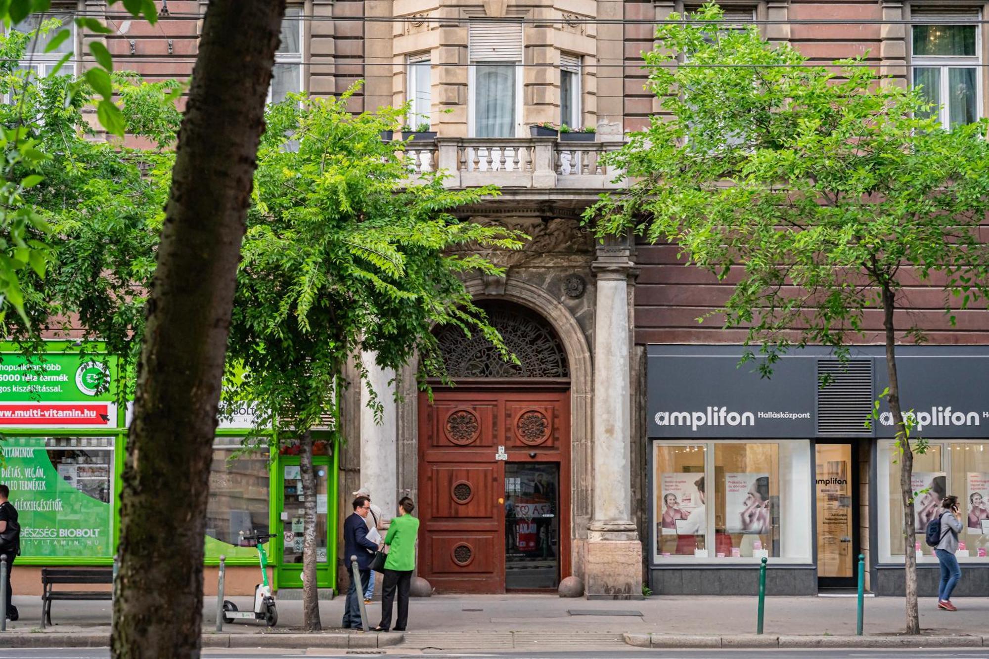 Luxurious Prestige Apartment On The St Stephen Road Budapeste Exterior foto